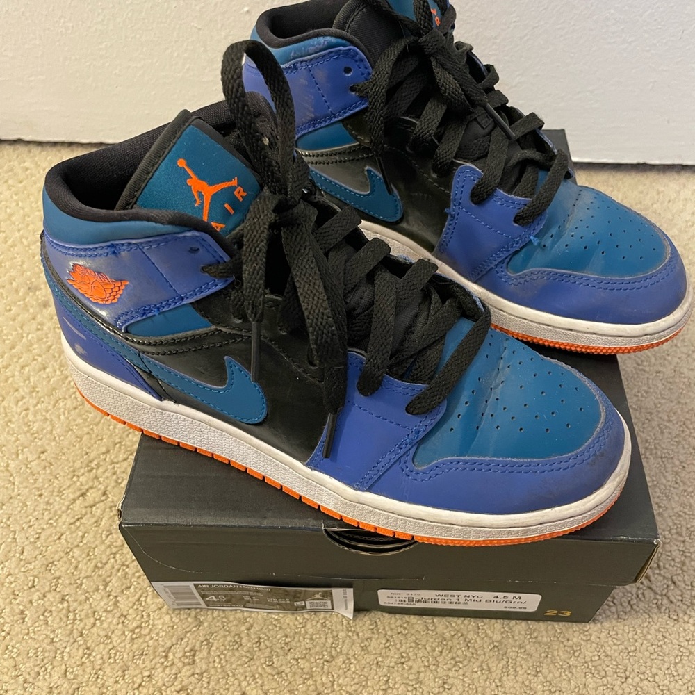 Air Jordan 1 mid grade school size 4.5, racer blue, green abyss and black - Picture 2 of 6